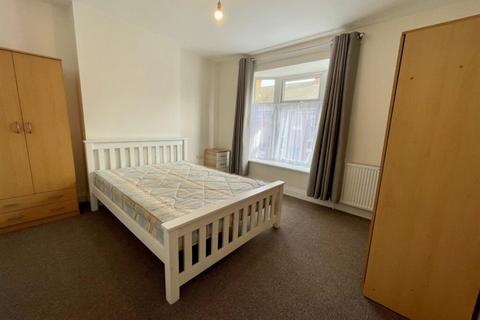 2 bedroom house to rent, Wolverton Road, Leicester LE3