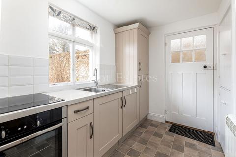 2 bedroom semi-detached house to rent, 3 The Pebbles