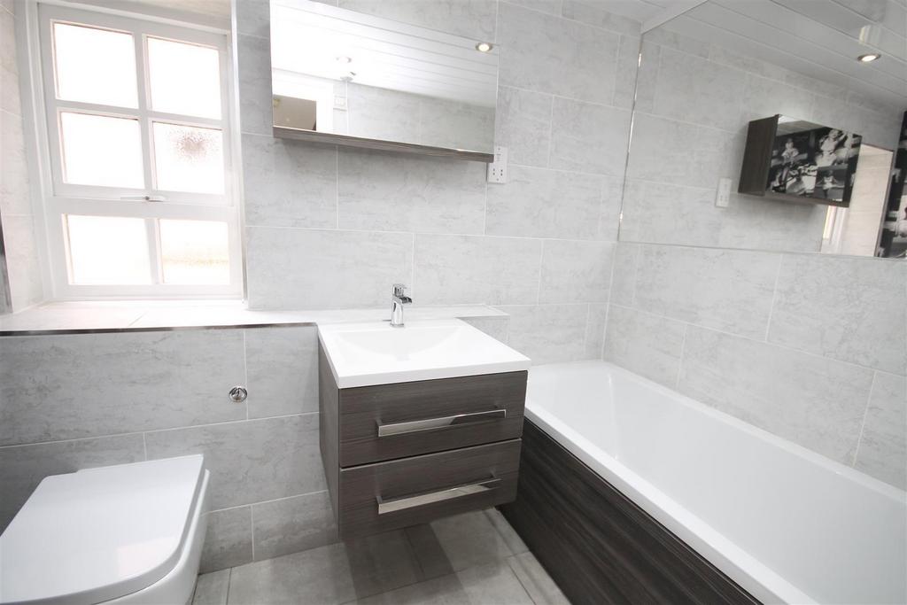 Bathroom.JPG