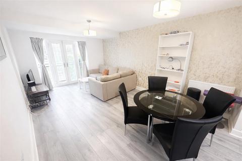 1 bedroom flat to rent, Hurlington Court, 1 Woodmill Close, London