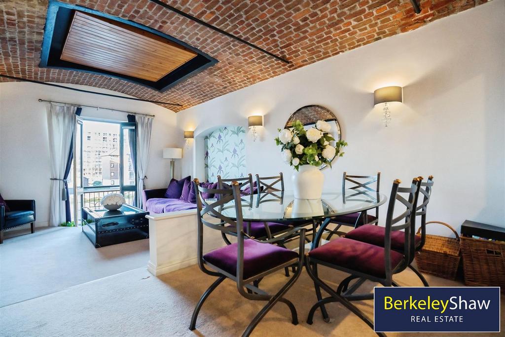 Living/dining room (3)