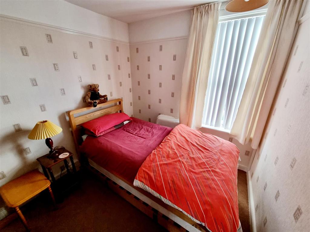 Bed 3.jpg