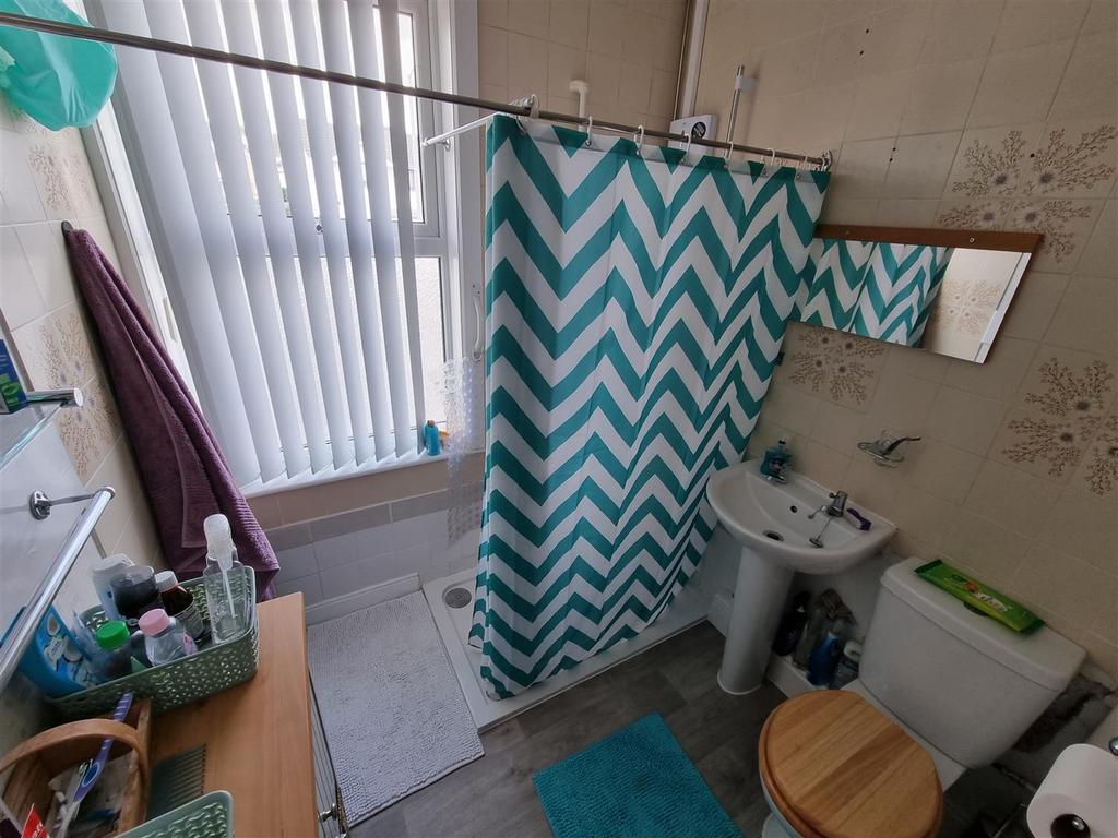 Shower room.jpg