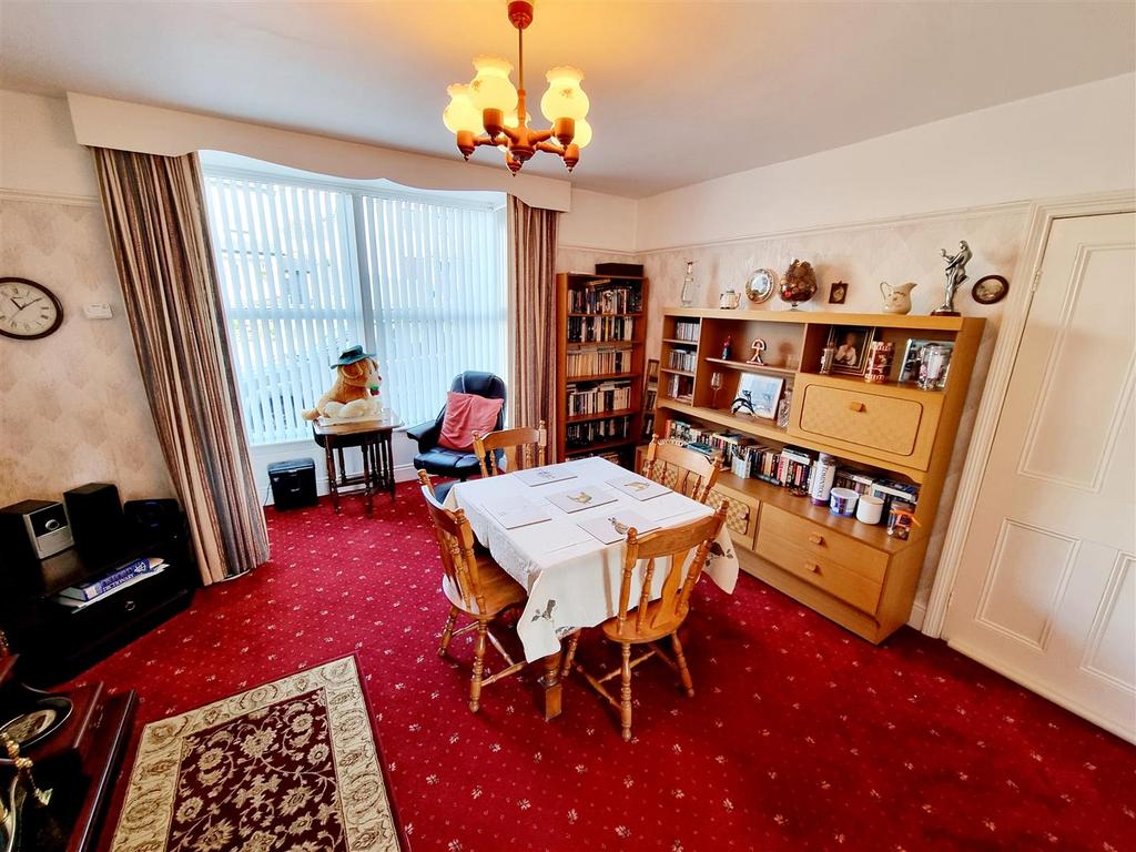 Dining Room.jpg