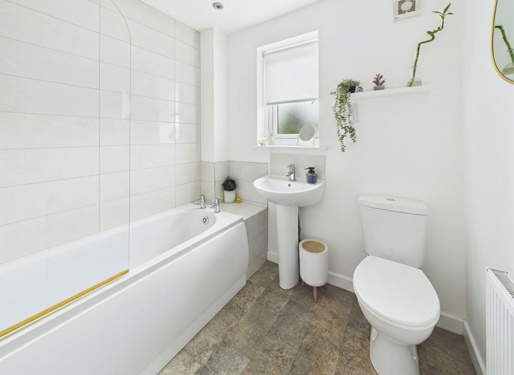 En-Suite Bathroom