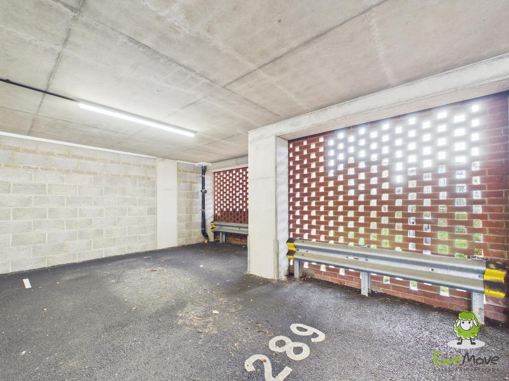 Ewe Move Estate Agents Basingstoke - Lambert Court