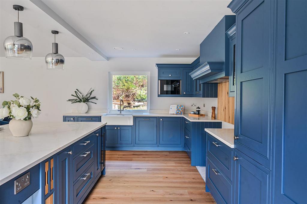 Kitchen (2).jpg