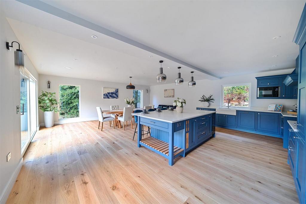 Kitchen-Dining Room (2).jpg