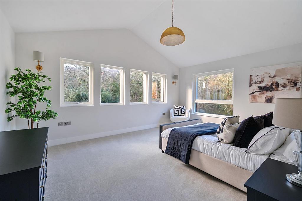 Bedroom 1.jpg