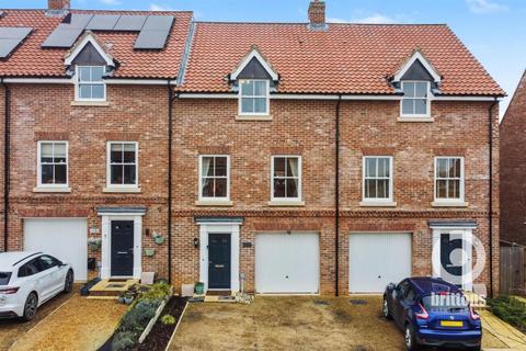 3 bedroom terraced house for sale, Lapwing Lane, Hunstanton