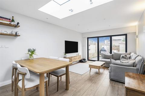 undefined, East Road, Kingston Upon Thames KT2