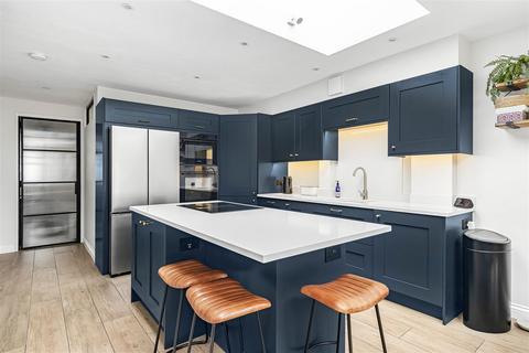 undefined, East Road, Kingston Upon Thames KT2