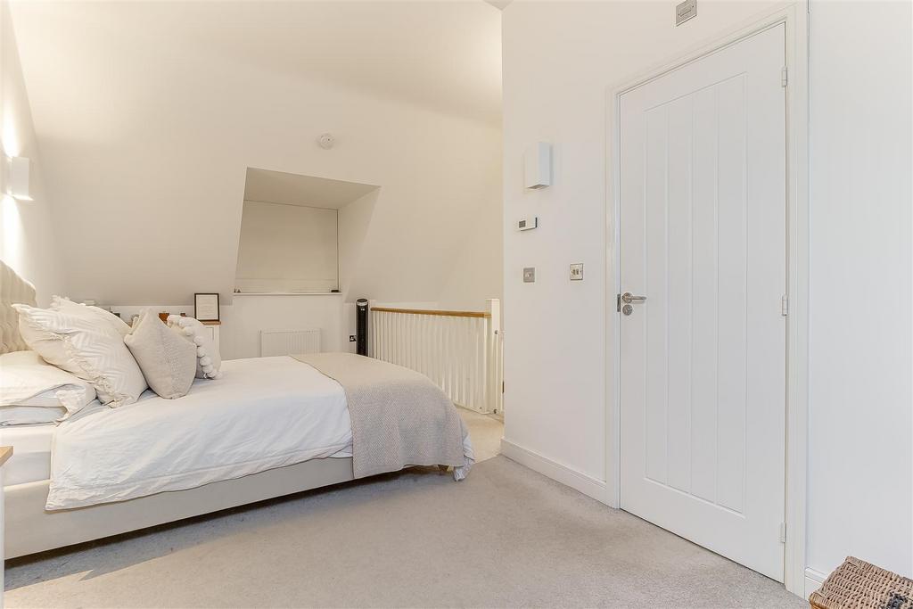 Master Bedroom - C.jpg
