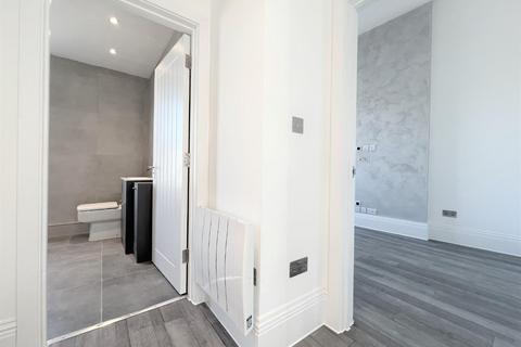 1 bedroom flat to rent, 224, High Road Leyton, London E10