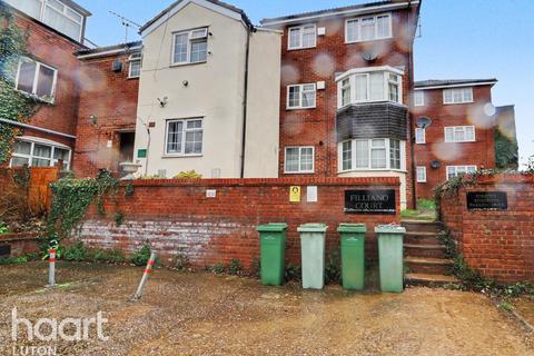 2 bedroom flat for sale, Cromwell Hill, Luton