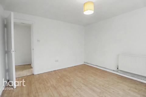 2 bedroom flat for sale, Cromwell Hill, Luton