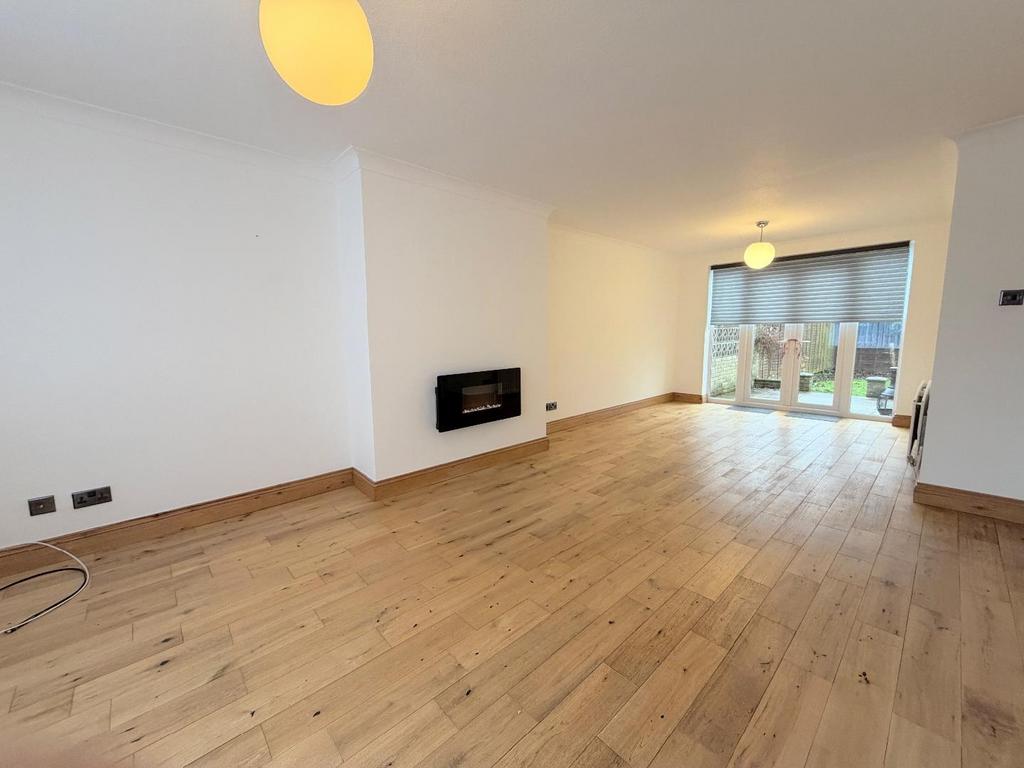Lounge / dining area