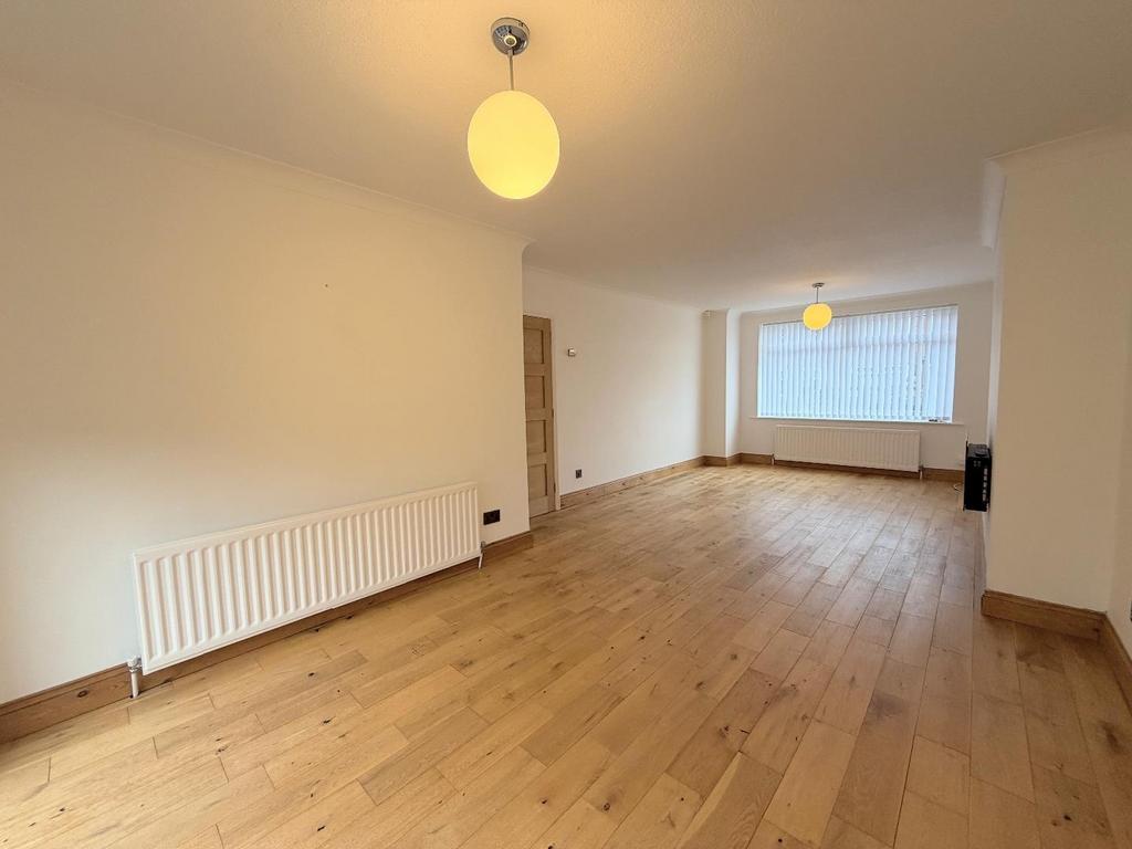 Lounge / dining area