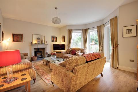 5 bedroom detached house for sale, Gallows Lane, Beverley