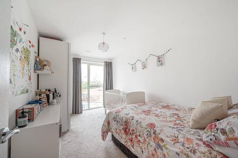 2 bedroom flat for sale, Moorhen Drive, Hendon, London, NW9