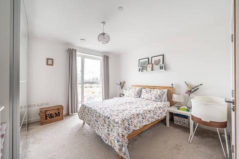 2 bedroom flat for sale, Moorhen Drive, Hendon, London, NW9