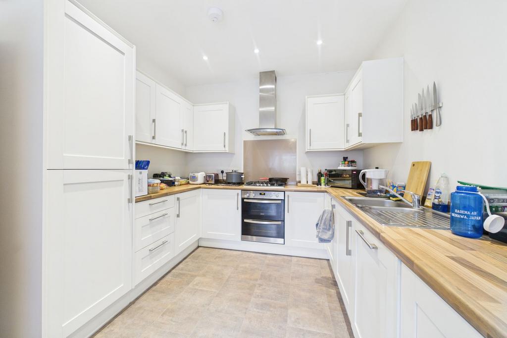 Kitchen/ Dining Room