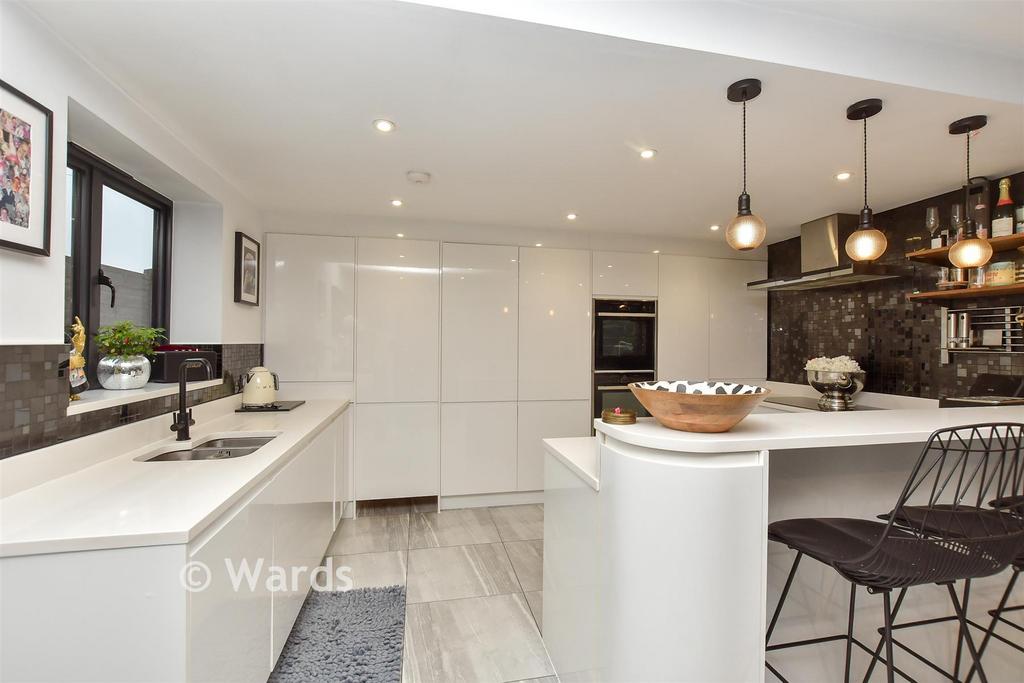 Kitchen/Breakfast Area