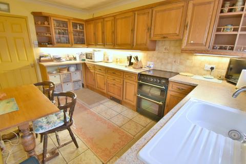 2 bedroom detached bungalow for sale, Stalbridge Drive, Ferndown, BH22