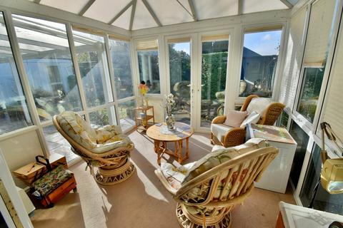 2 bedroom detached bungalow for sale, Stalbridge Drive, Ferndown, BH22