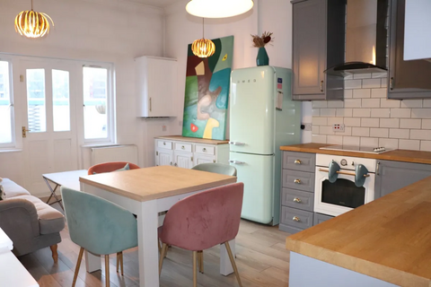 undefined, Barking Road, London E16