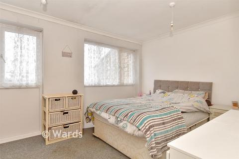 3 bedroom terraced house for sale, Southwark Road, Rochester ME2