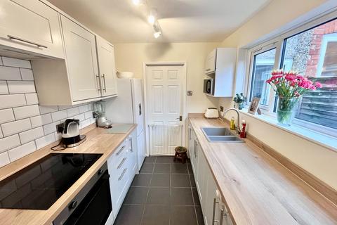 2 bedroom terraced house for sale, Greenfield Road, Newport Pagnell