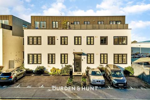 1 bedroom apartment for sale, Maybank Road, London E18