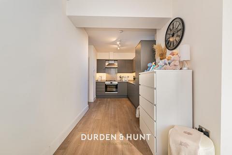 1 bedroom apartment for sale, Maybank Road, London E18
