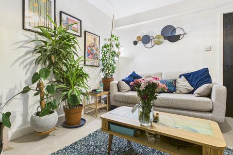 2 bedroom flat for sale, Elishaw Row, Eccles New Road, Salford, M5 4UJ