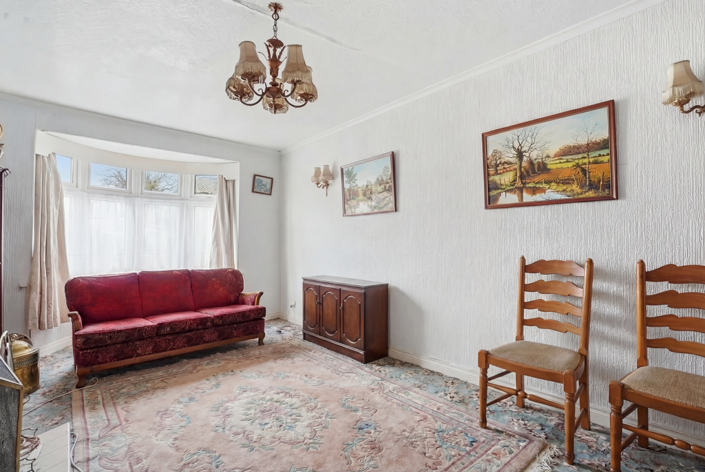 Pb109664declutter5e0957fc1f4a4f2ea9a40c8ff7ef3938