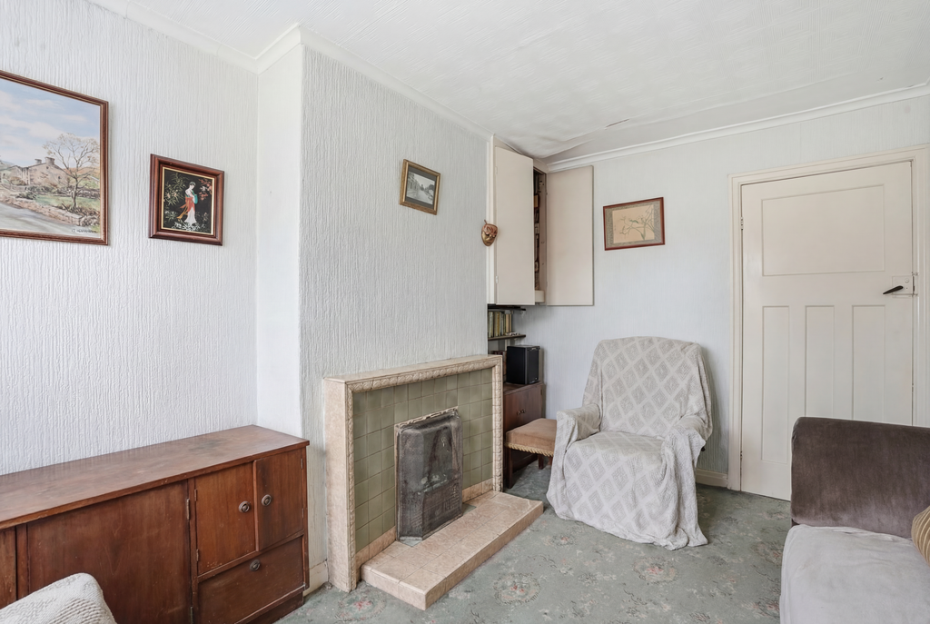 Pb109661declutter51c138a878574b3ebfc2e32b03e9ba05