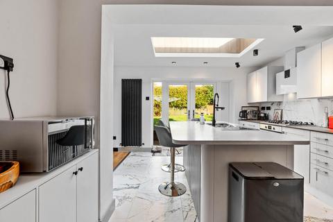 4 bedroom house for sale, Everest Road, Rugby