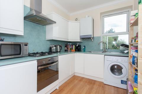 3 bedroom flat to rent, Finchley Road, London, NW11