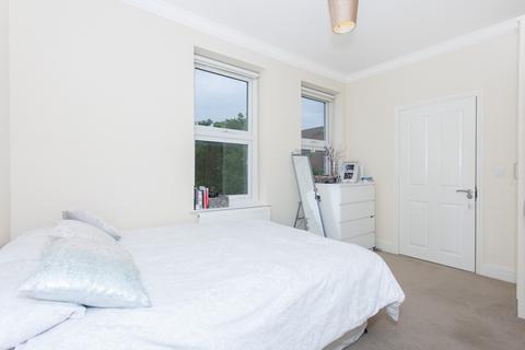 3 bedroom flat to rent, Finchley Road, London, NW11