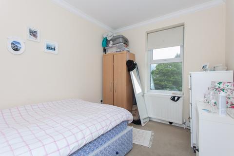 3 bedroom flat to rent, Finchley Road, London, NW11