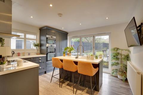 3 bedroom semi-detached house for sale, Centre Drive, Newmarket CB8