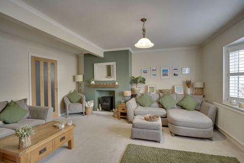 3 bedroom semi-detached house for sale, Centre Drive, Newmarket CB8