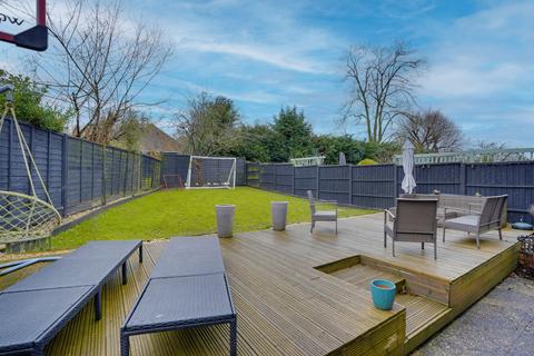 3 bedroom semi-detached house for sale, Centre Drive, Newmarket CB8