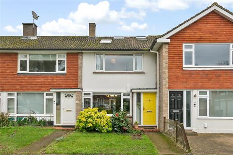 Elizabeth Gardens, Sunbury On Thames