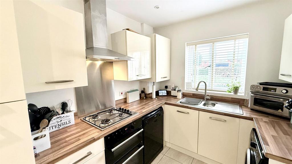 Kitchen 1