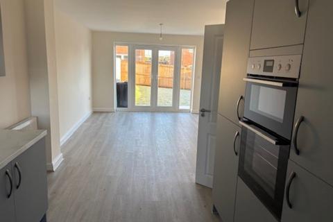 3 bedroom townhouse to rent, Easedale Lane, Warton, PR4