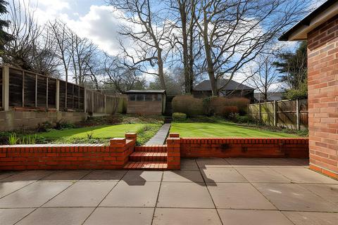 3 bedroom bungalow for sale, St. Annes Close, Coggeshall, Colchester