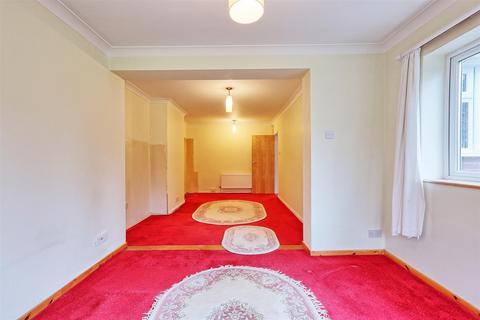 3 bedroom bungalow for sale, St. Annes Close, Coggeshall, Colchester