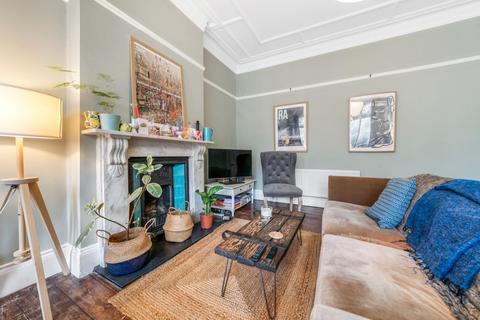3 bedroom flat for sale, Hollingbourne Road, London SE24